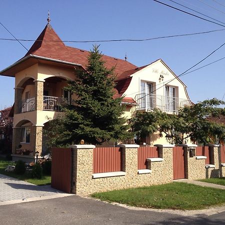 Villa Monika Keszthely Exteriör bild