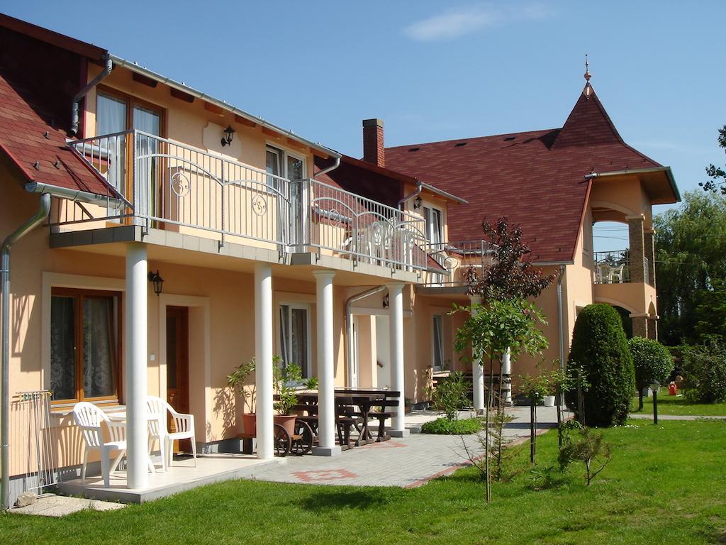 Villa Monika Keszthely Exteriör bild