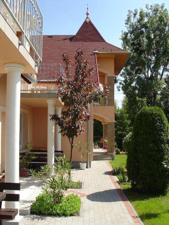 Villa Monika Keszthely Exteriör bild