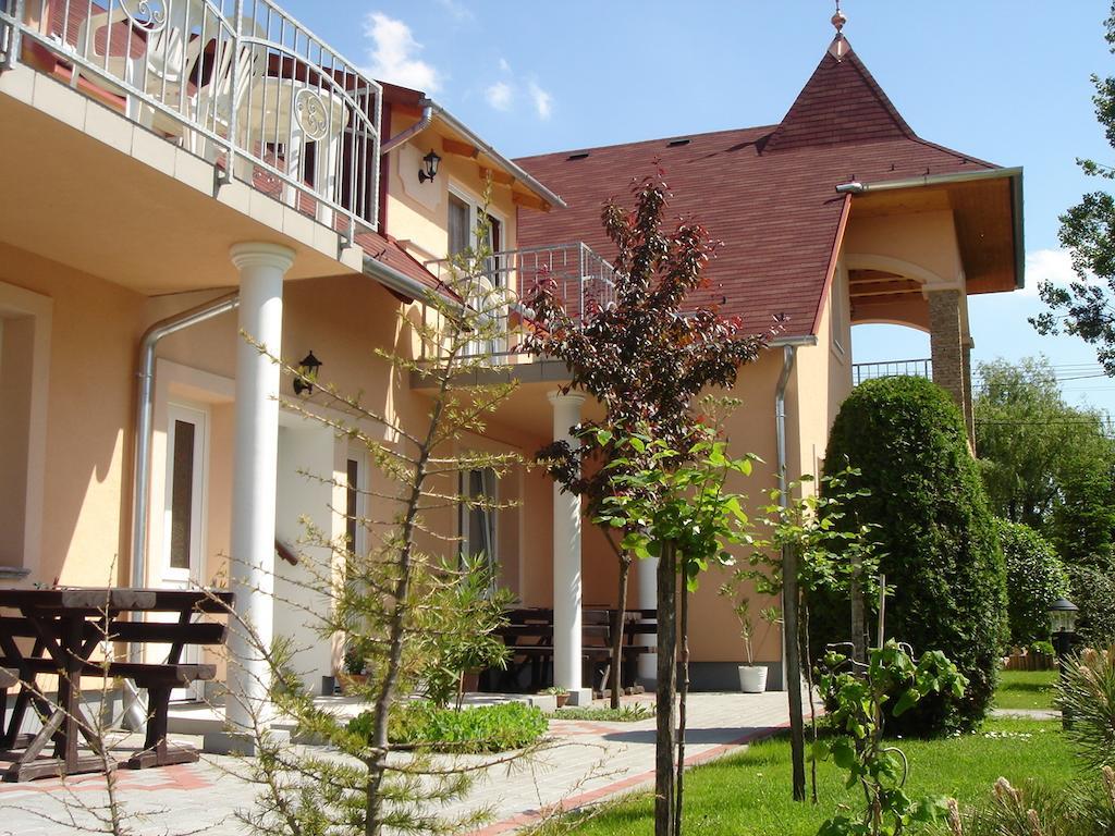 Villa Monika Keszthely Exteriör bild