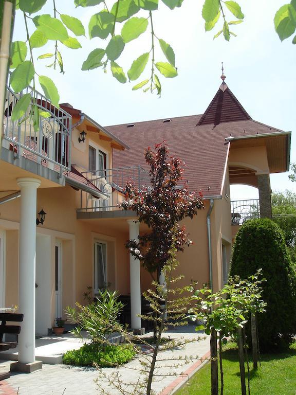 Villa Monika Keszthely Exteriör bild