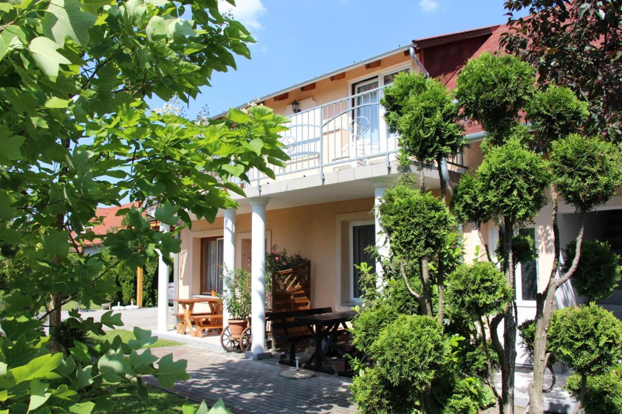 Villa Monika Keszthely Exteriör bild